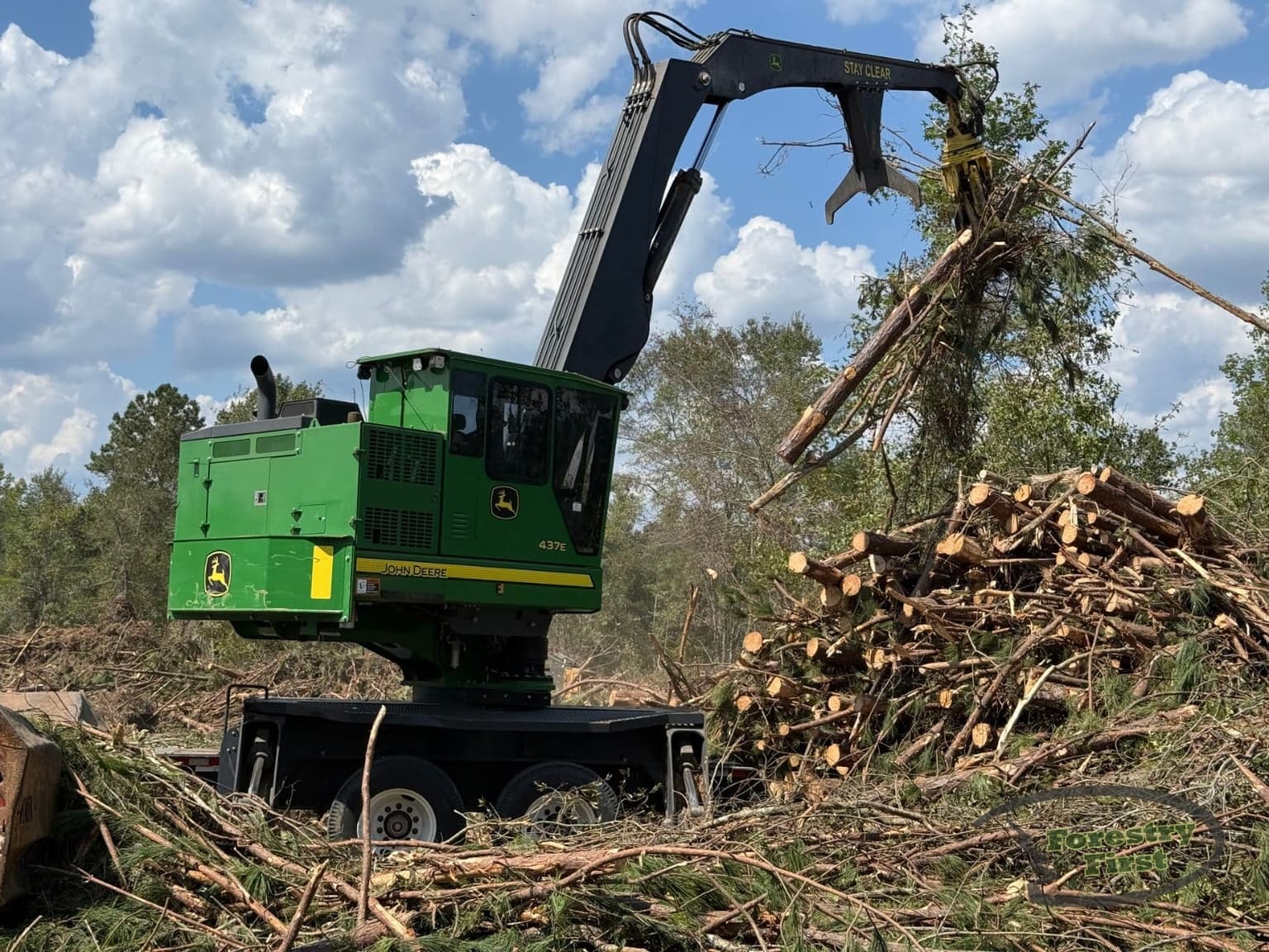 2022 Deere 437E